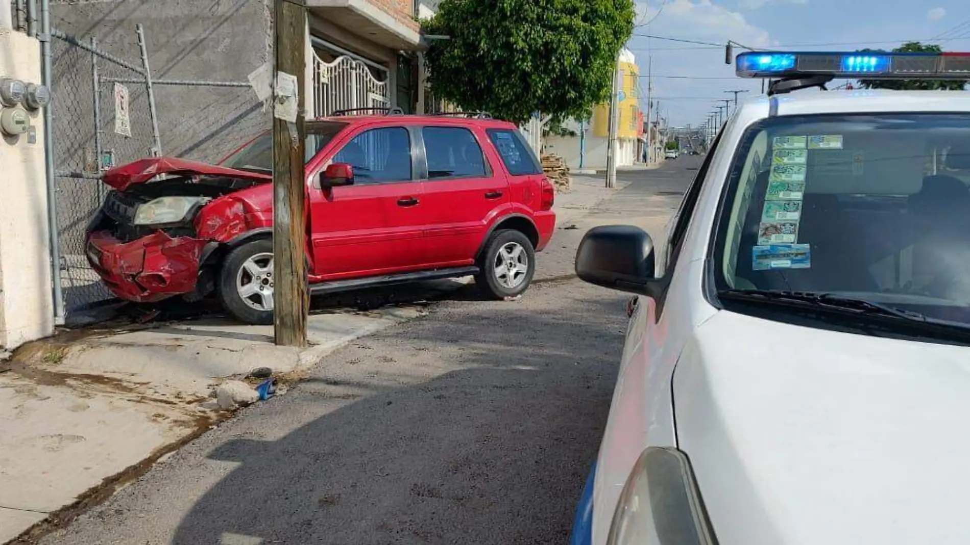 SJR POLI UNA QUEDO EN LA